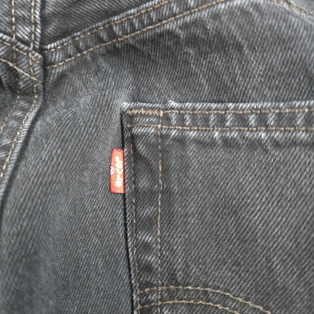 Vintage Levis Jeans Mens 32x34 Black Denim 501 Button Fly Regular Straight Y2K